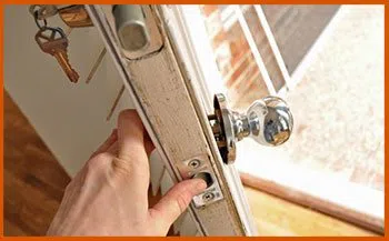 Redford Charter Twp MI Locksmith Store Redford Charter Twp, MI 313-564-5110 - 12-changing-locks